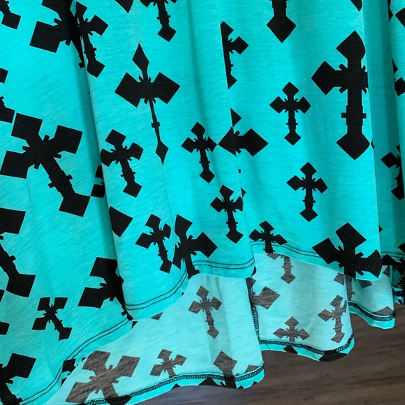 Turquoise T-shirt style tunic with cross and lace detail top LG-XL - Picture 7 of 10
